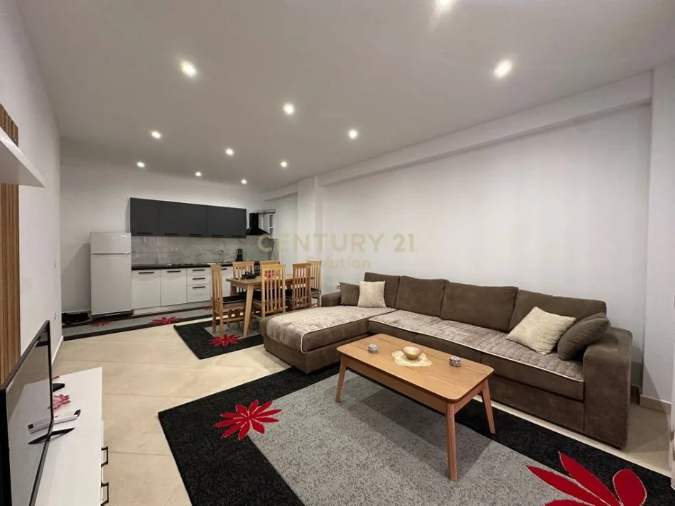 Tirane, jepet me qera apartament 2+1 Kati 6, 120 m² 500 € (lori ligori)