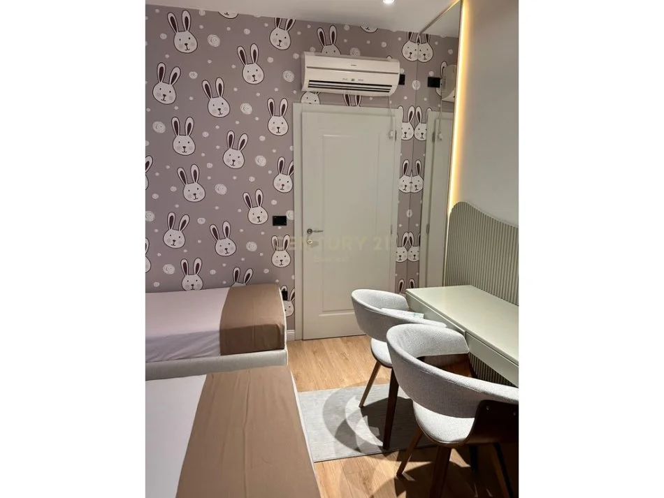 Tirane, jepet me qera apartament 2+1+Ballkon Kati 4, 120 m² 1.200 € (everest117516)