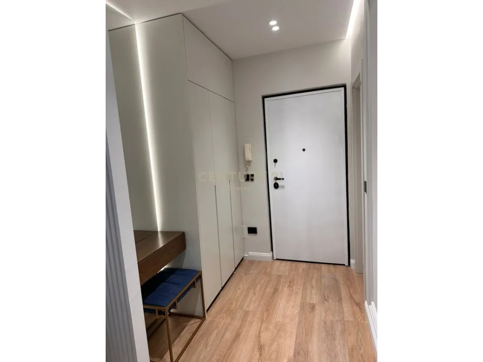 Tirane, jepet me qera apartament 2+1+Ballkon Kati 4, 120 m² 1.200 € (everest117516)