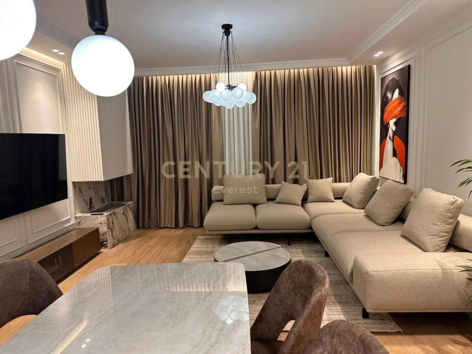 Tirane, jepet me qera apartament 2+1+Ballkon Kati 4, 120 m² 1.200 € (everest117516)