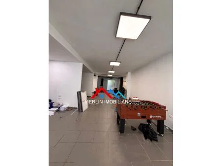 Tirane, jepet me qera ambjent biznesi Kati 0, 700 m² 5.000 € (STADIUMI DINAMO)