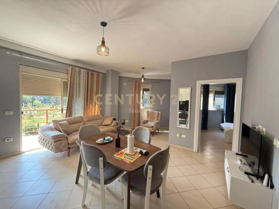 Tirane, jepet me qera apartament 1+1+Ballkon Kati 6, 65 m² 500 € (Neom117520)