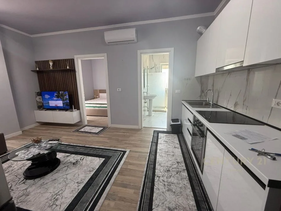 Tirane, jepet me qera apartament 1+1 Kati 9, 55 m² 500 € 