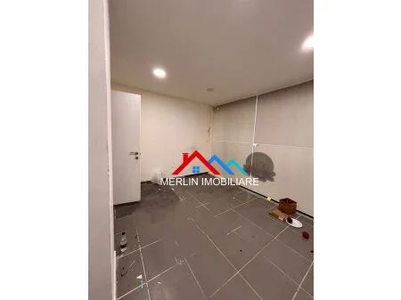 Tirane, jepet me qera ambjent biznesi Kati 0, 700 m² 5.000 € (STADIUMI DINAMO)