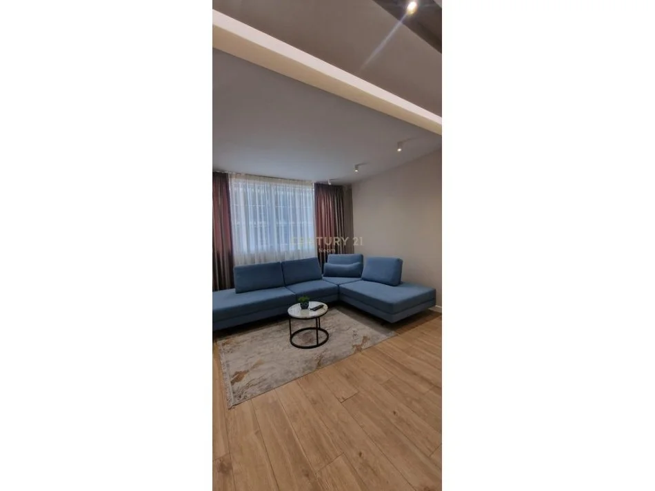 Tirane, jap me qera apartament 1+1 , 55 m² 700 € (Ish Blloku)