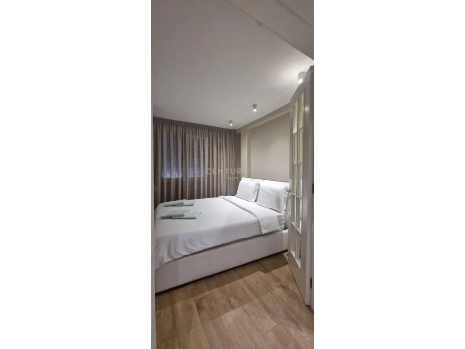 Tirane, jap me qera apartament 1+1 , 55 m² 700 € (Ish Blloku)