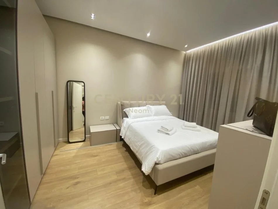 Tirane, jap me qera apartament 2+1 , 90 m² 800 € (Ish Blloku)