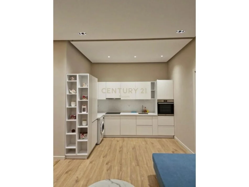 Tirane, jap me qera apartament 2+1 , 90 m² 800 € (Ish Blloku)