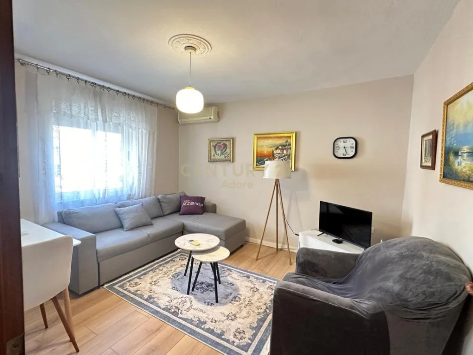 Tirane, jepet me qera apartament 1+1 Kati 3, 50 m² 550 € 