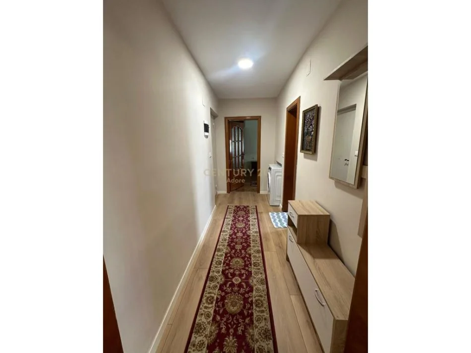 Tirane, jepet me qera apartament 1+1 Kati 3, 50 m² 550 € (Rruga Budi Tirana Albania)