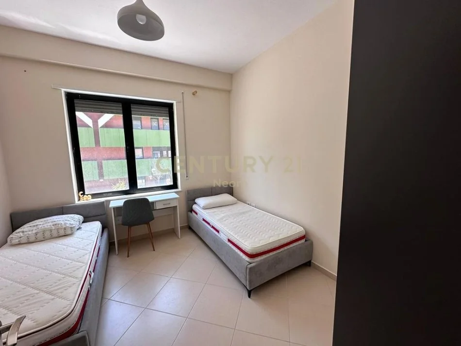 Tirane, jap me qera apartament 2+1+Aneks+Ballkon Kati 2, 100 m² 650 € (Neom117200)