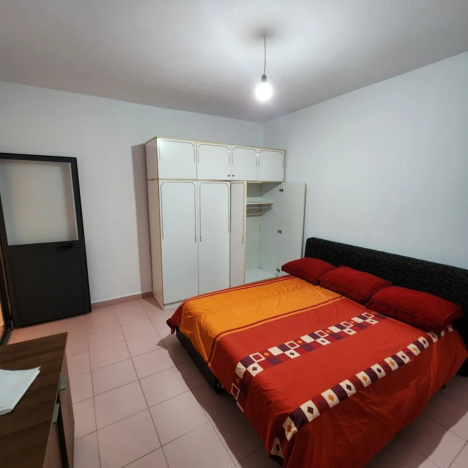 Tirane, jepet me qera apartament 1+1 Kati 1, 70 m² 330 € (Allias)