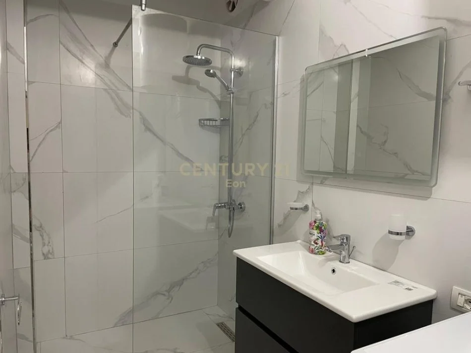 Durres, jepet me qera apartament 2+1 Kati 2, 101 m² 550 € (Vollga)