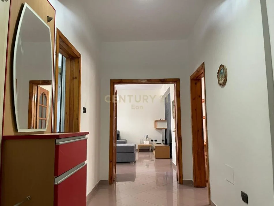 Durres, jepet me qera apartament 2+1 Kati 2, 101 m² 550 € (Vollga)