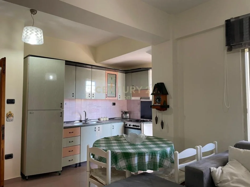Durres, jepet me qera apartament 2+1 Kati 2, 101 m² 550 € (Vollga)