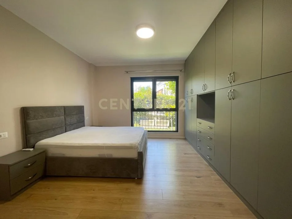 Tirane, jepet me qera apartament 2+1+Aneks+Ballkon Kati 2, 125 m² 1.000 € (Neom117806)