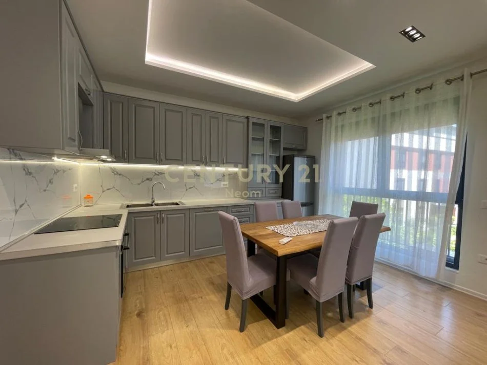 Tirane, jepet me qera apartament 2+1+Aneks+Ballkon Kati 2, 125 m² 1.000 € (Neom117806)