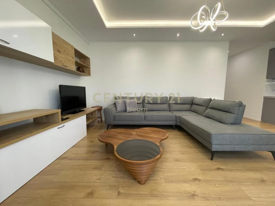 Tirane, jepet me qera apartament 2+1+Aneks+Ballkon Kati 2, 125 m² 1.000 € (Neom117806)