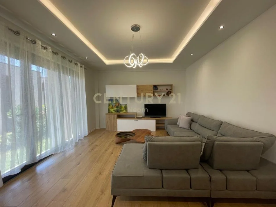 Tirane, jepet me qera apartament 2+1+Aneks+Ballkon Kati 2, 125 m² 1.000 € (Neom117806)