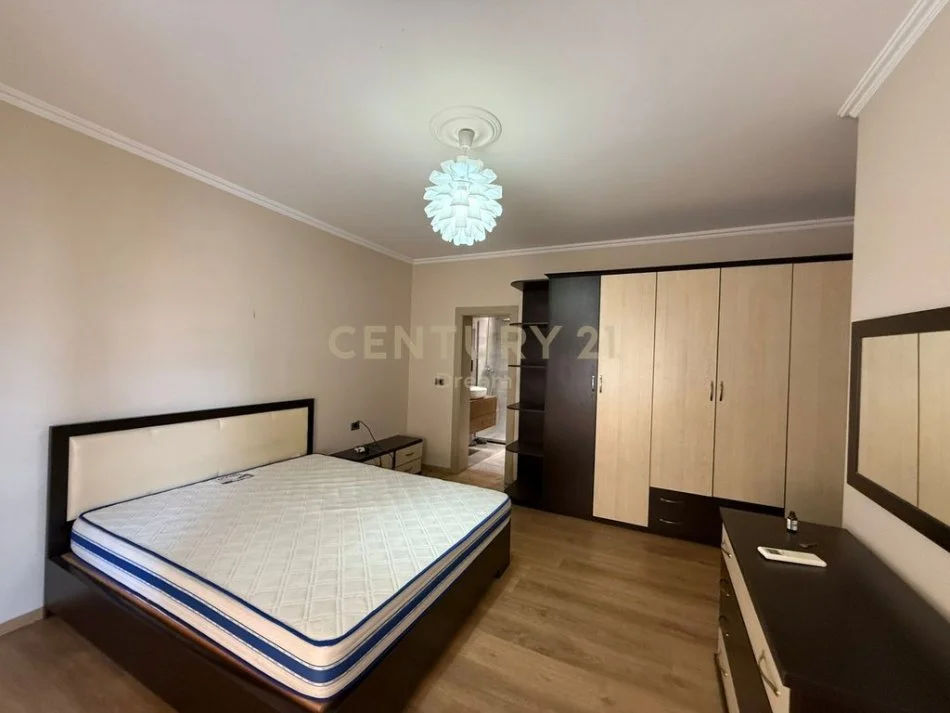 Tirane, shitet apartament 3+1+Ballkon Kati 11, 156 m² 425.000 € (ish Ekspozita)