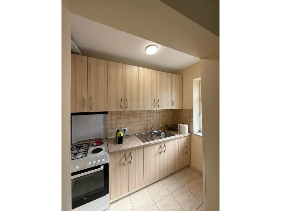 Tirane, jepet me qera apartament 1+1 Kati 2, 65 m² 450 € (Rruga Mihal Grameno)