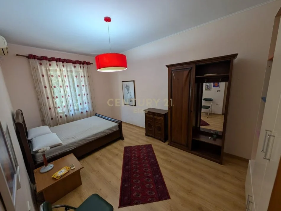 Tirane, jepet me qera apartament 2+1 Kati 2, 80 m² 500 €