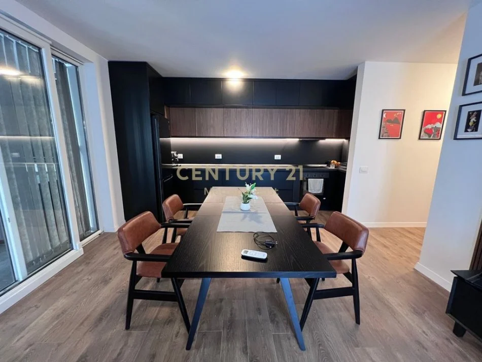 Tirane, jepet me qera apartament 2+1 , 250 m² 1.400 € (EAST117904)