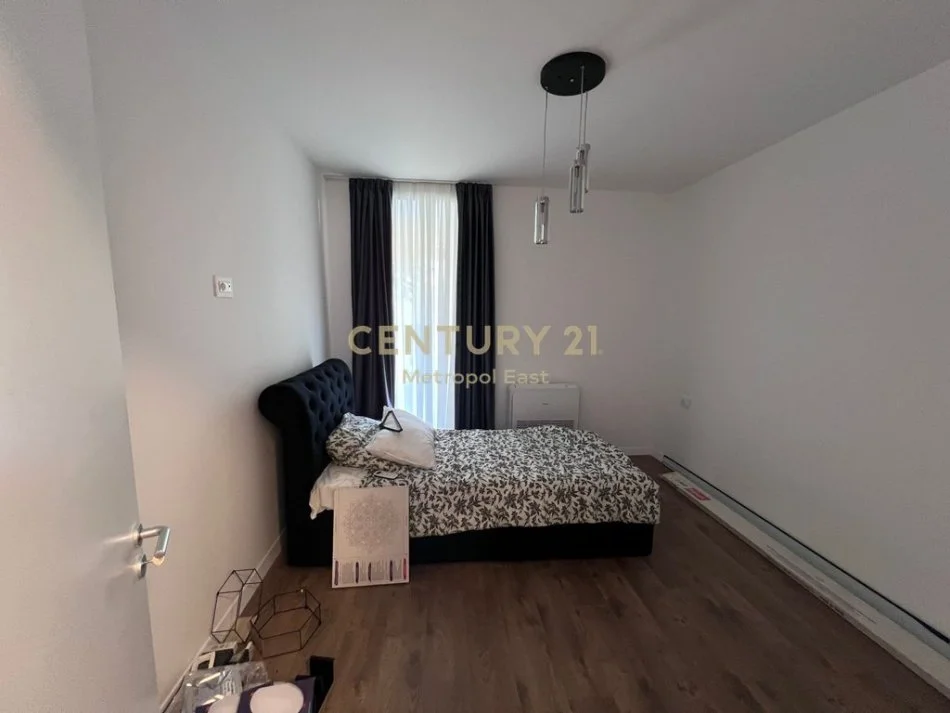 Tirane, jepet me qera apartament 2+1 , 250 m² 1.400 € (EAST117904)