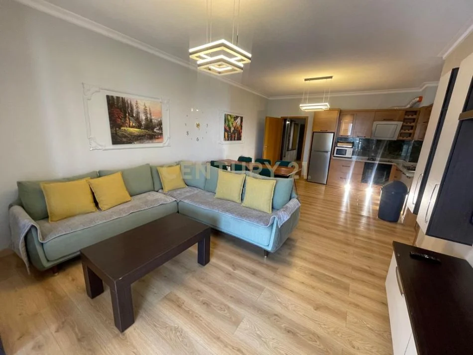 Tirane, jepet me qera apartament 3+1+Ballkon Kati 4, 130 m² 1.200 € (atlantic117916)