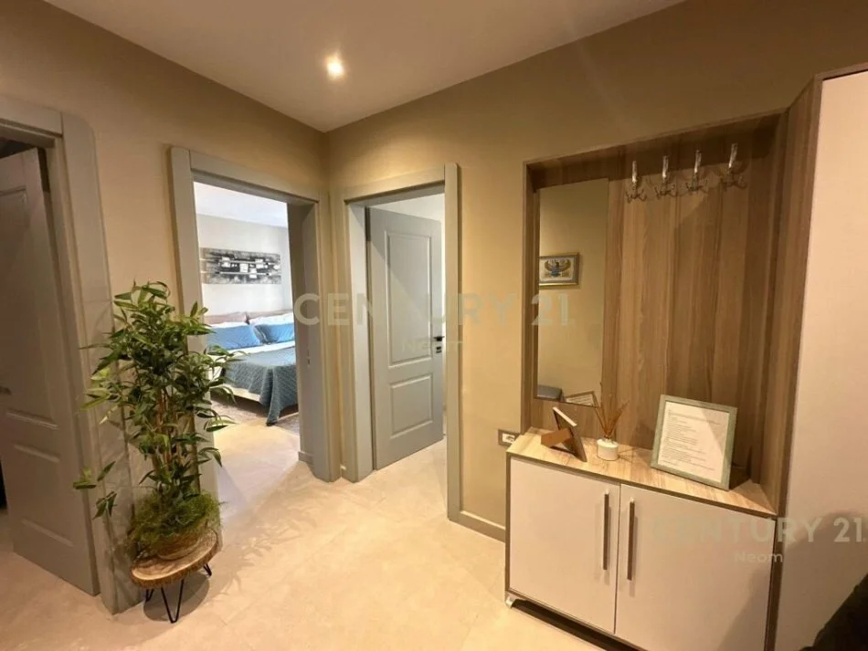 Tirane, jepet me qera apartament 2+1+Ballkon Kati 1, 80 m² 650 € (Neom117930)