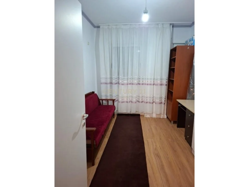 Tirane, jepet me qera apartament 2+1+Ballkon Kati 2, 101 m² 450 € (DREAM117969)