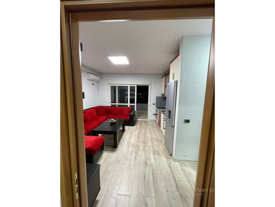 Tirane, jepet me qera apartament 1+1 Kati 3, 55 m² 500 € 