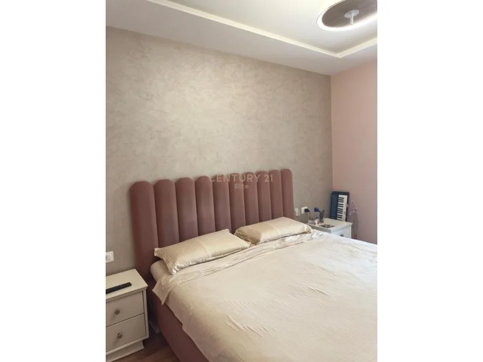 Tirane, jepet me qera apartament 1+1+Ballkon Kati 3, 62 m² 650 € (EL117738)