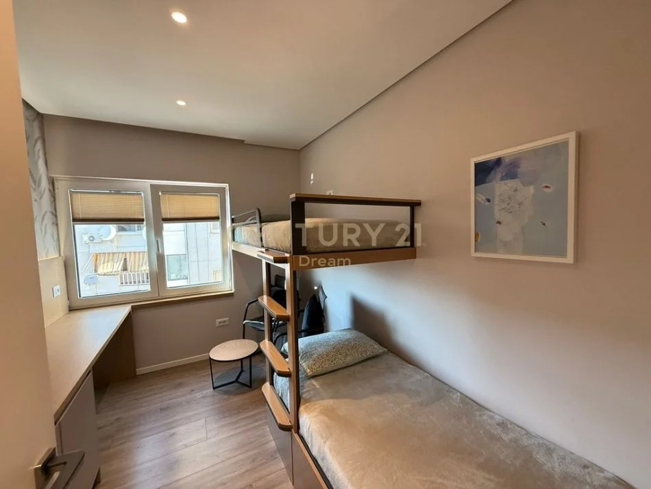 Tirane, shitet apartament 2+1 Kati 6, 60 m² (Bllok)