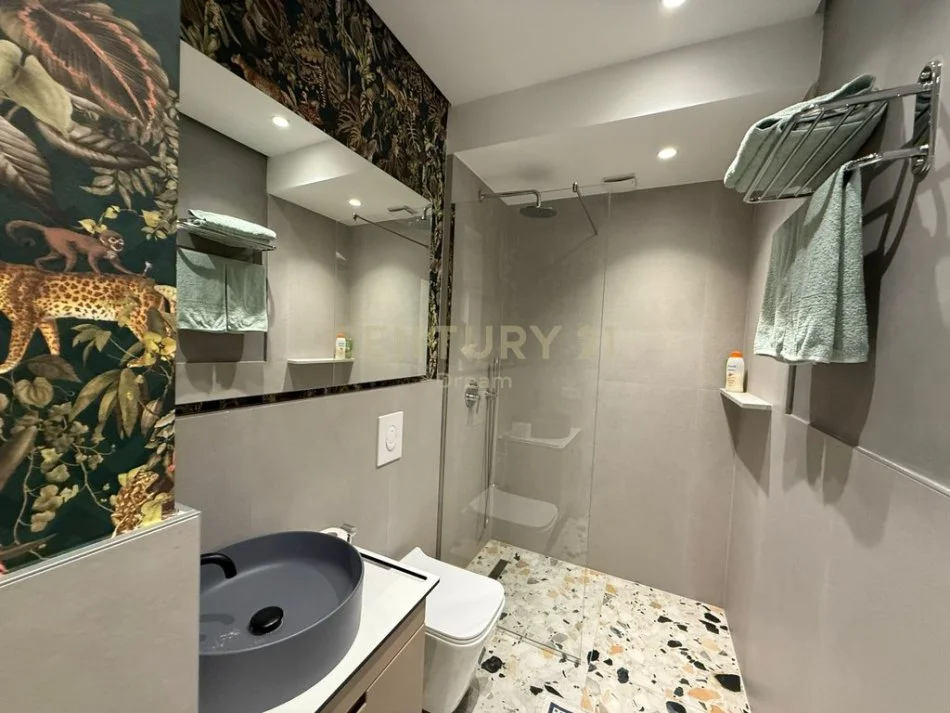 Tirane, shitet apartament 2+1 Kati 6, 60 m² (Bllok)