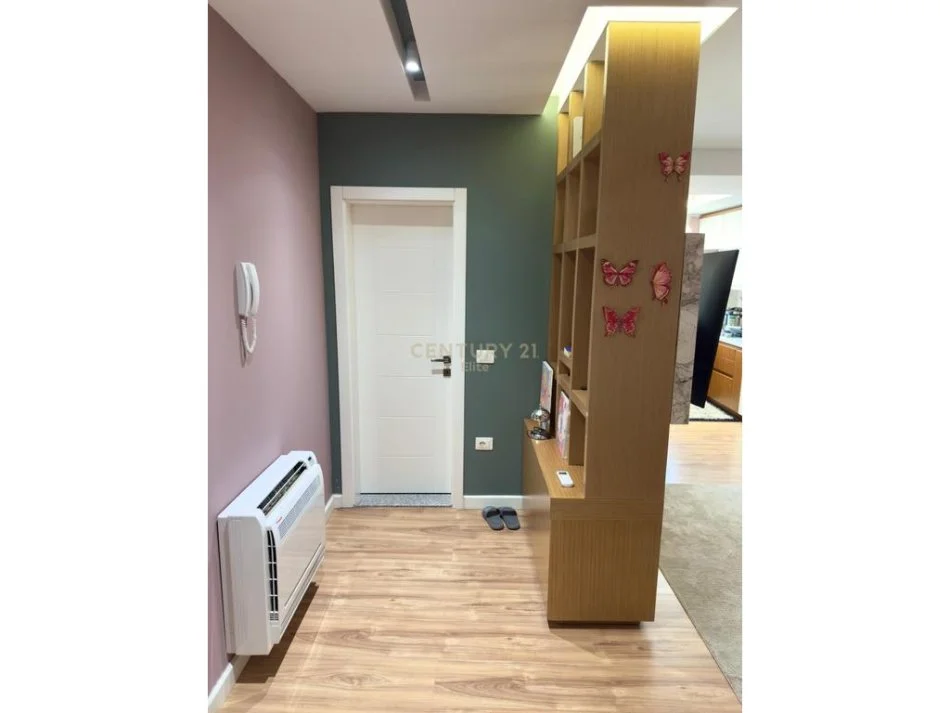 Tirane, jepet me qera apartament 1+1+Ballkon Kati 3, 62 m² 650 € (EL117738)