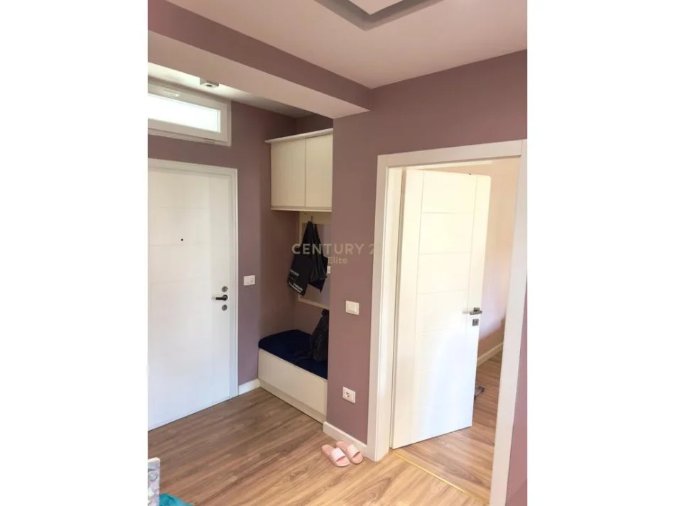 Tirane, jepet me qera apartament 1+1+Ballkon Kati 3, 62 m² 650 € (EL117738)