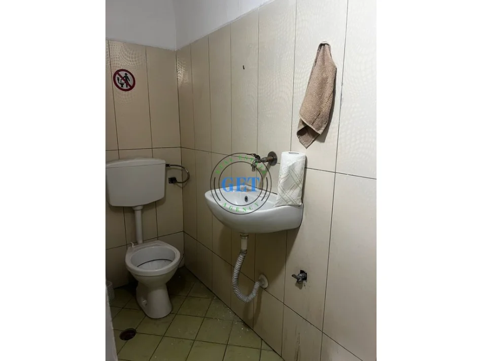 Durres, jepet me qera apartament 1+1 Kati 0, 200 m² 700 € 