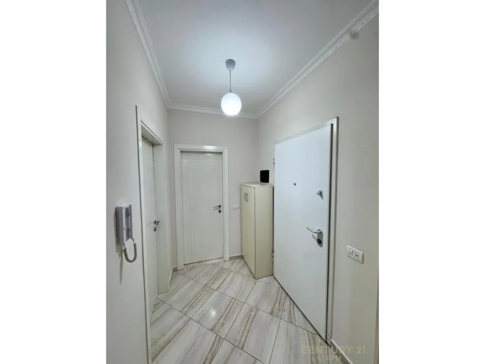 Tirane, jap me qera apartament 1+1 , 65 m² 600 € (Komuna e Parisit)