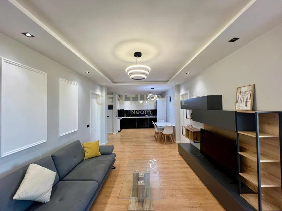 Tirane, jap me qera apartament 2+1+2 , 120 m² 800 € (KOPSHTI BOTANIK)