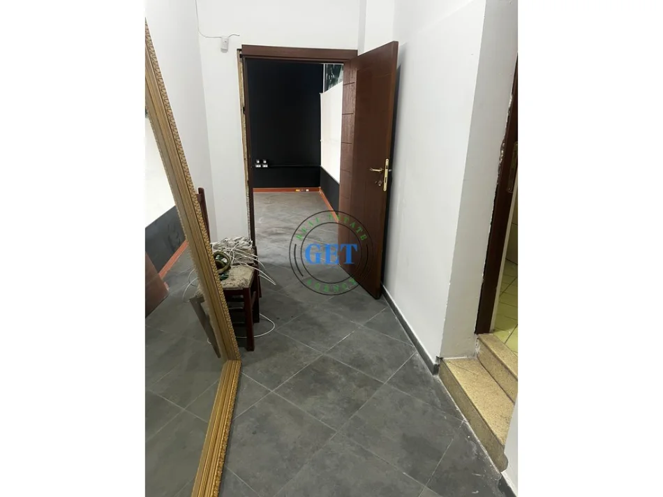 Durres, jepet me qera apartament 1+1 Kati 0, 200 m² 700 € 