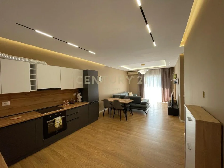 Tirane, jap me qera apartament 2+1+2 , 103 m² 750 € (KOPSHTI BOTANIK)