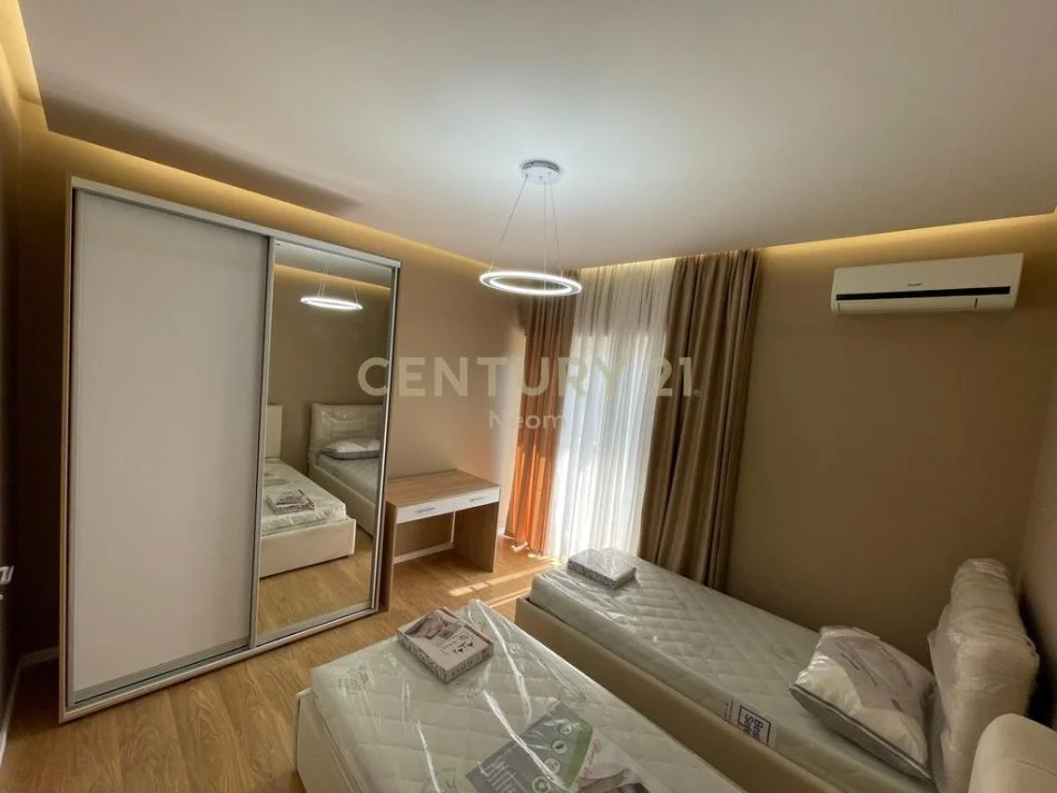 Tirane, jap me qera apartament 2+1+2 , 103 m² 750 € (KOPSHTI BOTANIK)