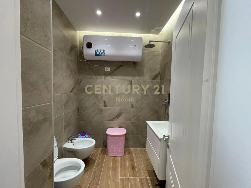 Tirane, jap me qera apartament 2+1+2 , 103 m² 750 € (KOPSHTI BOTANIK)