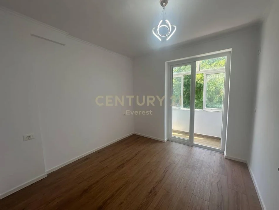 Tirane, shitet apartament 1+1 Kati 3, 42 m² 135.000 € (Myslym Shyr)