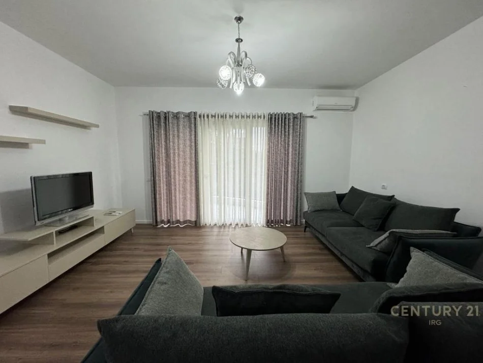 Tirane, jap me qera apartament 2+1+POST PARKIMI , 107 m² 700 € (KOPSHTI BOTANIK)