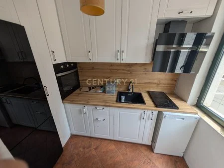 Tirane, jepet me qera apartament 1+1 Kati 2, 48 m² 650 € (Bllok)