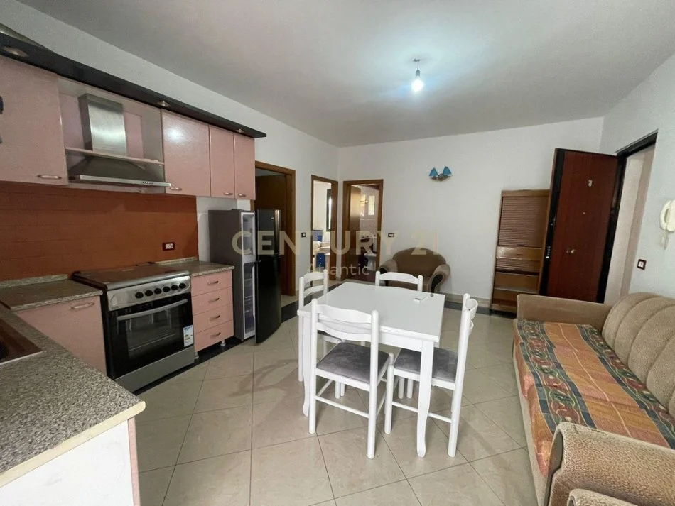 Durres, jepet me qera apartament 2+1+Ballkon Kati 4, 70 m² 380 € (plazh iliria)