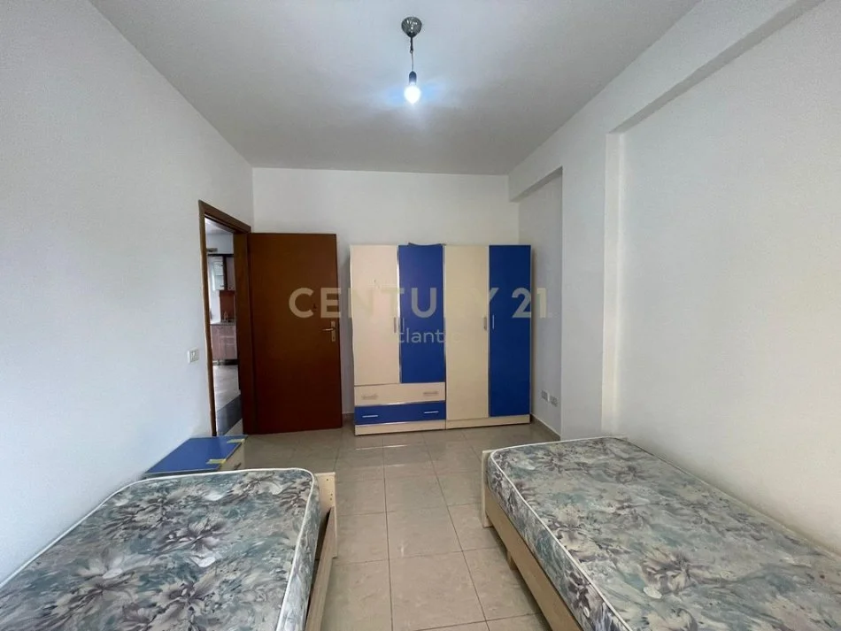 Durres, jepet me qera apartament 2+1+Ballkon Kati 4, 70 m² 380 € (plazh iliria)