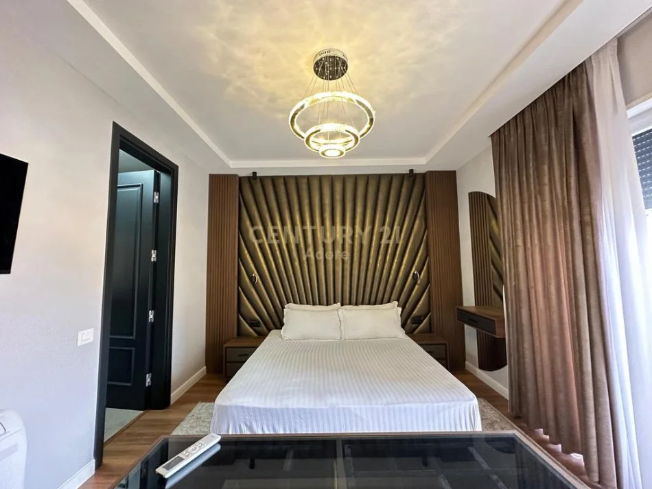Tirane, jepet me qera apartament 2+1 Kati 2, 106 m² 1.300 € (Teg)